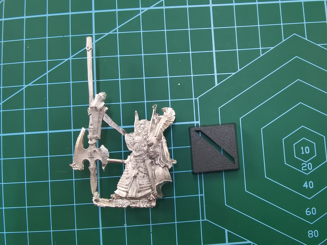 Caradryan, Captain of the Phoenix Guard - Image 2